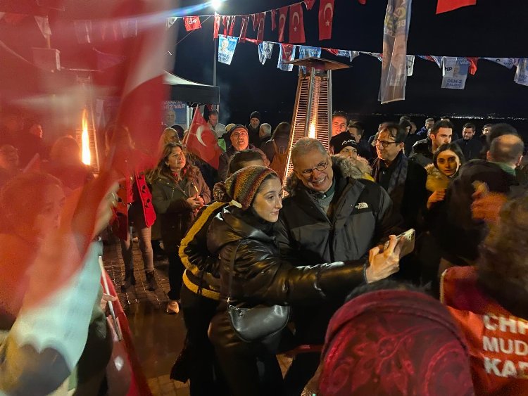 Deniz Dalgıç sevgisine soğuk hava engel olamadı