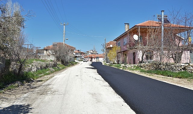 Korkuteli Yelten Mahallesi yoluna sıcak asfalt