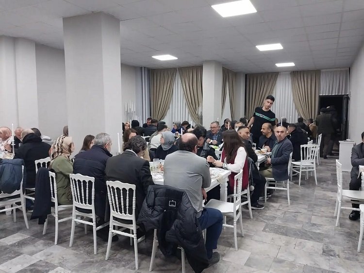 Sivas'ta yaşayan Tokatlılar iftar yemeğinde buluştu