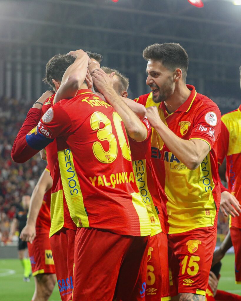 Göztepe Teknik Direktörü Stoilov: 'Erzurumspor Galibiyeti Önemli Ancak Süper Lig Yolculuğumuz Henüz Bitmedi!'
