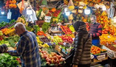 Bursa’da pazarlarda siyasilere mesaj