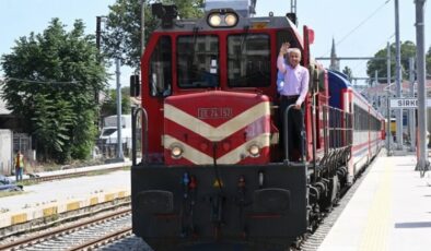 Bakü-Tiflis-Kars Demiryolu Hattı yeniden açıldı