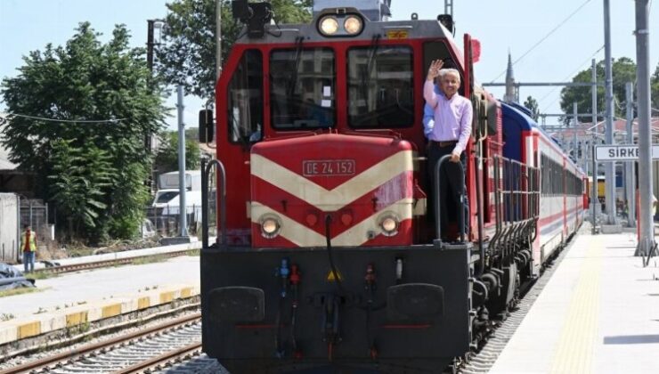 Bakü-Tiflis-Kars Demiryolu Hattı yeniden açıldı