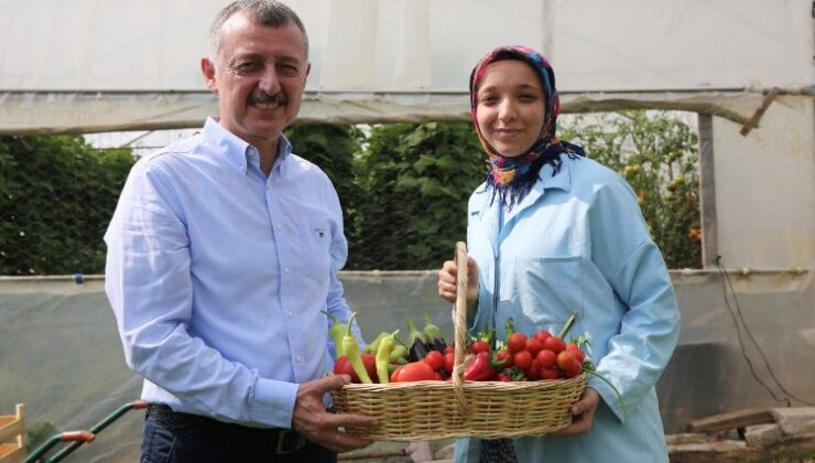 Başkan Büyükakın’dan kadın üreticiye destek