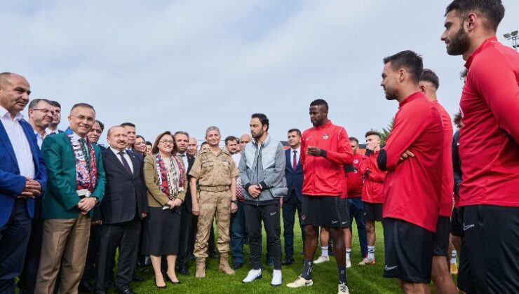 Başkan Şahin’den Gaziantep FK’ya moral ziyareti!