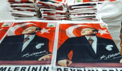 Bursa Osmangazi’den vatandaşlara Türk bayrağı