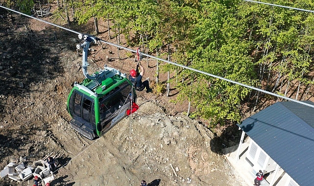 Büyükşehir İtfaiyesinden teleferikte nefes kesen tatbikat