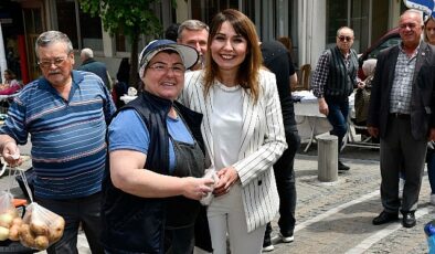 Malkara Belediye Başkanı Nergiz Karaağaçlı Öztürk, Anneler Günü etkinlikleri çerçevesinde Şehitlik Caddesi’nde düzenlenen Kadın Emeği Pazarı’nı ziyaret etti