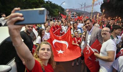 Manisa’da 19 Mayıs Fener Alayı ile kutlandı