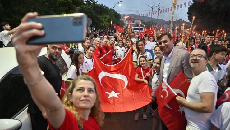 Manisa’da 19 Mayıs Fener Alayı ile kutlandı