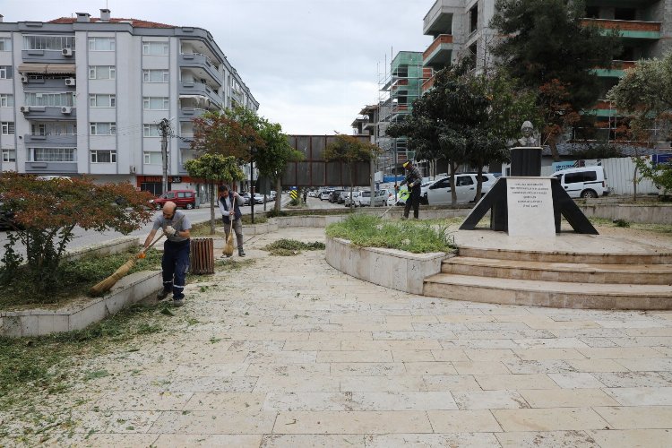 Mudanya'da park ve yeşil alanlara bakım