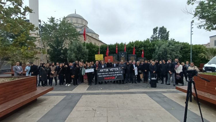 Öğretmenler Şile ve Ağva meydanında 'şiddete hayır' dedi