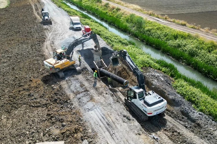 Sakarya'da atık su hattı çalışmaları devam ediyor