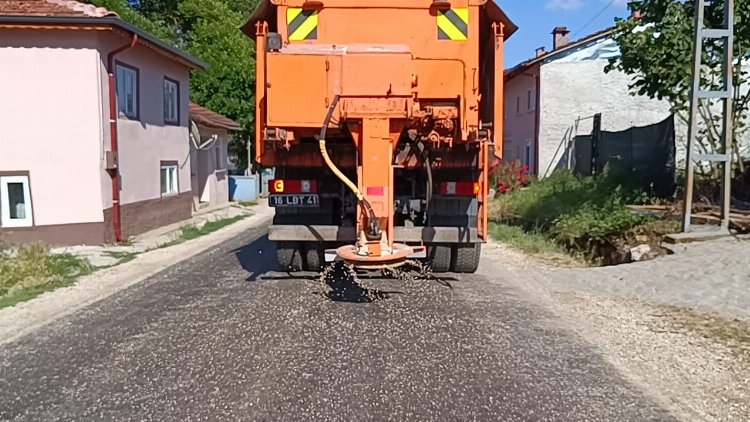 Bilecik’te sıcaktan asfalt eridi