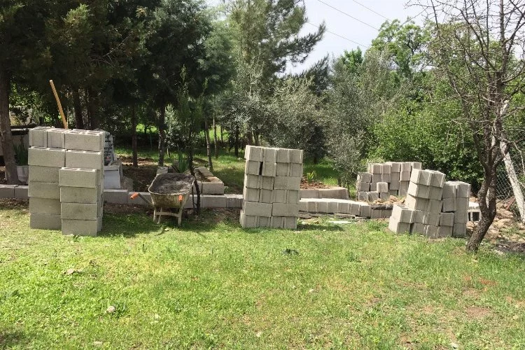 Gözünüzü toprak doyursun! Toprak hırsıyla mezarlığı tahrip ettiler