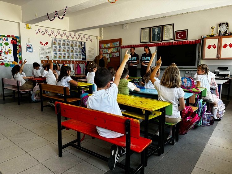 Jandarmadan öğrencilere huzur ve güven eğitimi