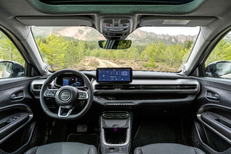 Jeep® “Avenger e-Hybrid” ile Türkiye’deki ürün gamını genişletiyor