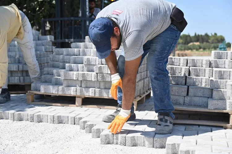 Mahalle sakinleri istedi, Başkan Zeyrek yaptı