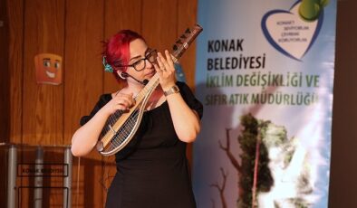 Minik çevreciler geri dönüşüm müzik aletlerinin hikayesini dinledi