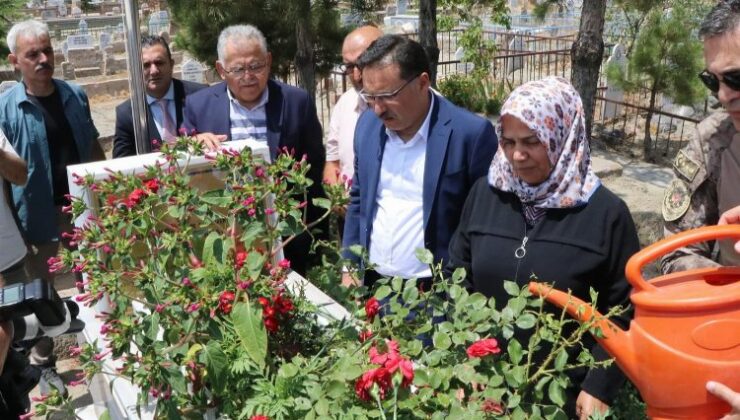 Başkan Büyükkılıç, 15 Temmuz şehitlerini unutmadı