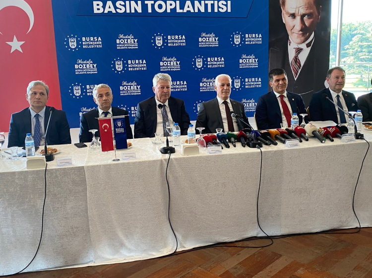 Bursa'da Başkan Bozbey, ‘Temmuz Ayı Basın Bilgilendirme Toplantısı’ düzenledi