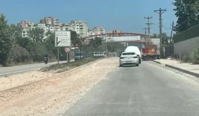 Bursa’da uyarı levhasız yol çalışması sürücüleri isyan ettiriyor