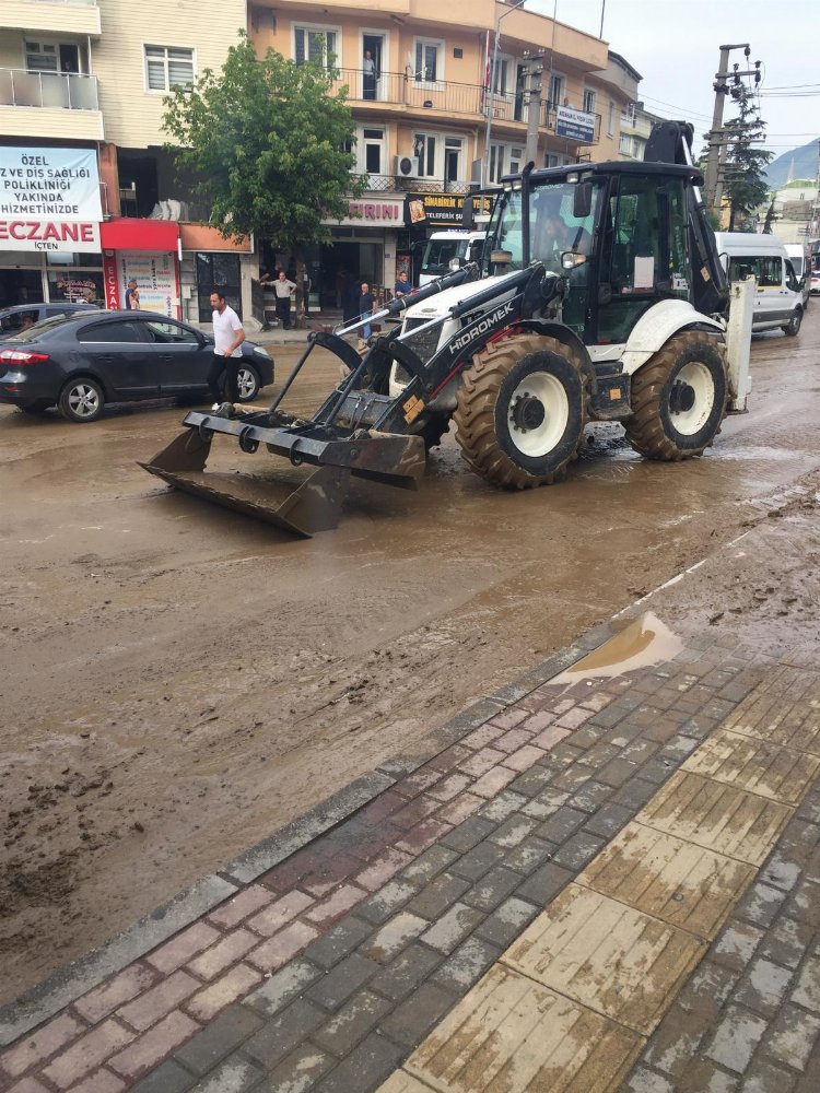 Bursa'da yağmur mesaisi