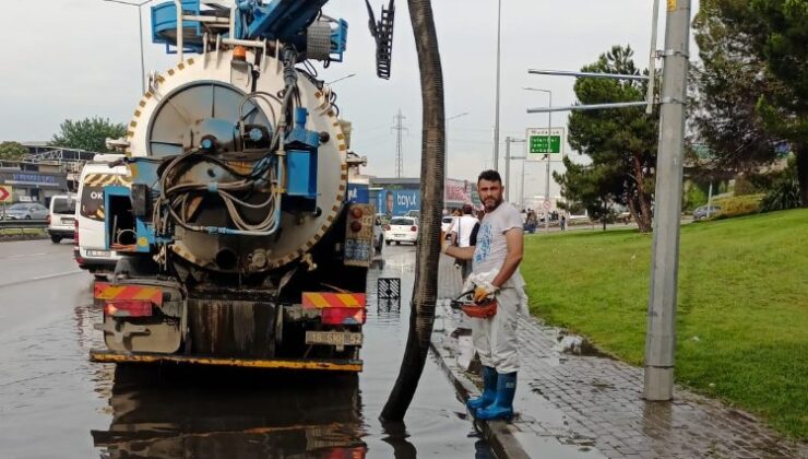 Bursa’da yağmur mesaisi