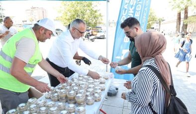 Büyükşehir’den binlerce vatandaşa aşure ikramı