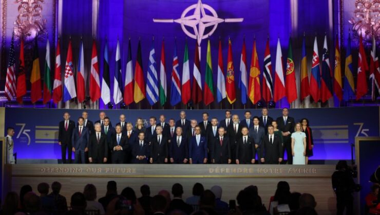 Cumhurbaşkanı Erdoğan’dan NATO zirvesinde aile fotoğrafı