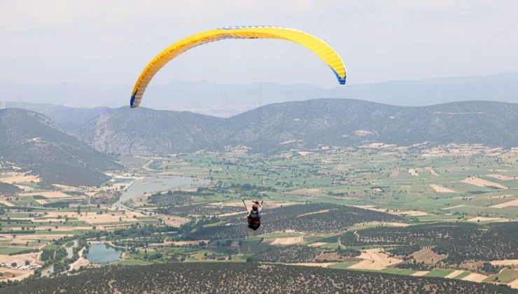 Bilecik’te Yamaç Paraşütü Festivali