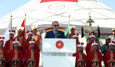 Cumhurbaşkanı Erdoğan Ahlat’tan seslendi… Bu toprakların emanetçisi değilk, asıl sahipleriyiz