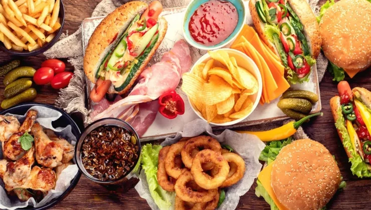 Fast food beslenme alışkanlığı depresyona sürüklüyor