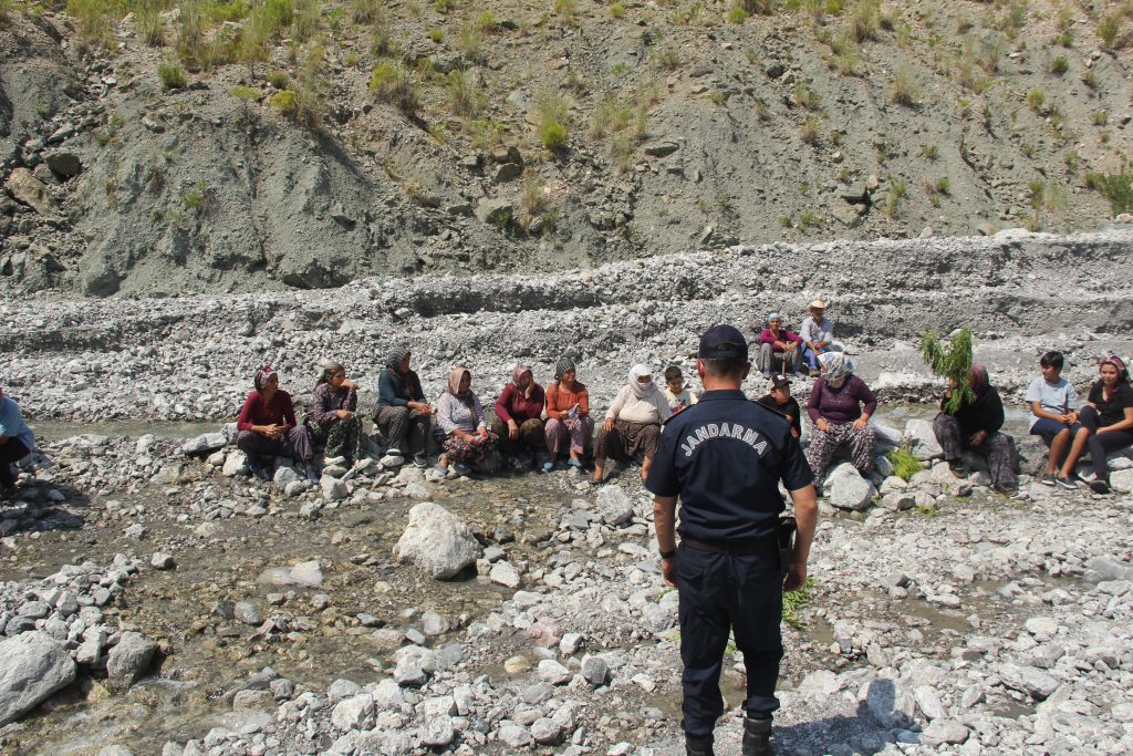 Fethiye’de Söğütlü köylüleri sularını HES’e vermemek için direniyor