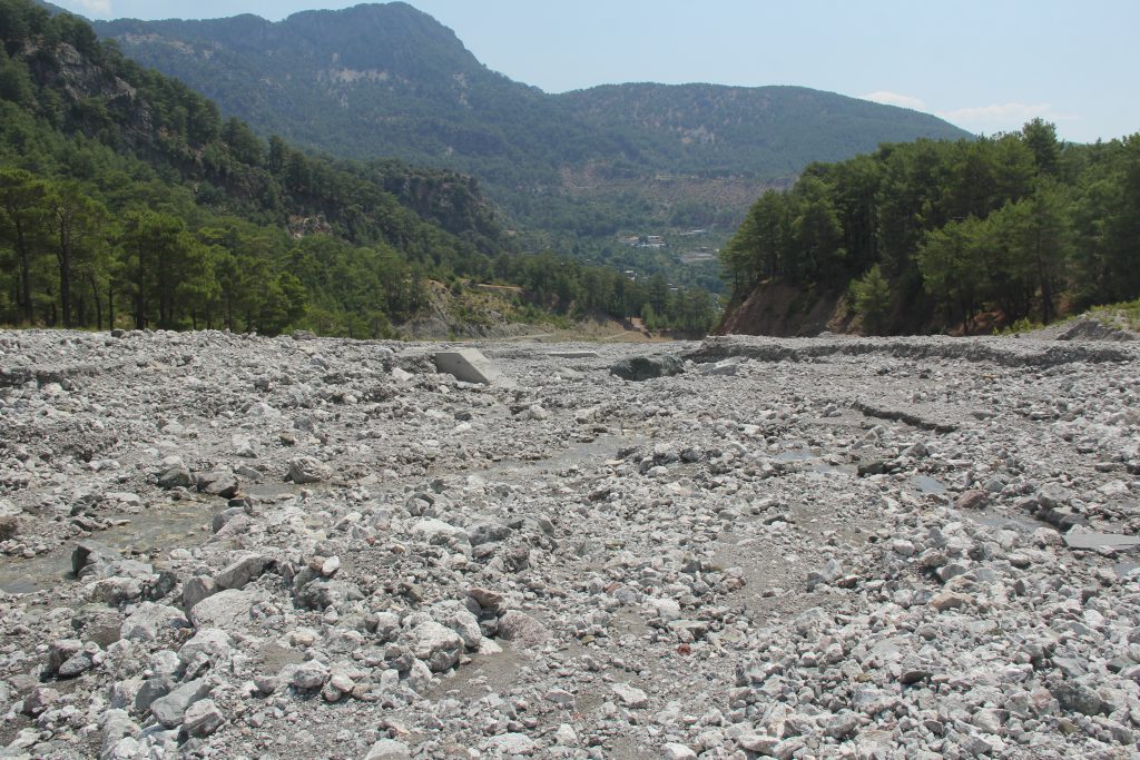 Fethiye’de Söğütlü köylüleri sularını HES’e vermemek için direniyor