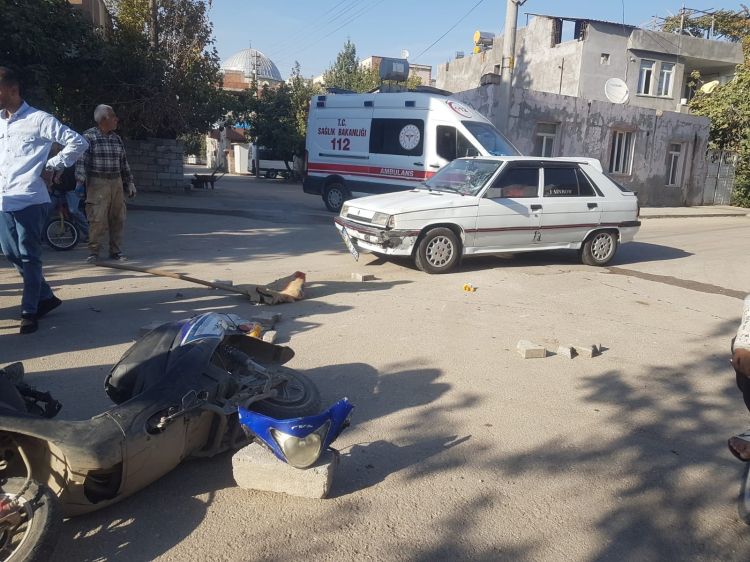 Adıyaman’da otomobil ile motosiklet çarpıştı: İki kişi hafif yaralandı