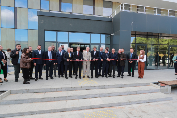 Bursa Gemlik'te 'Öğrenci Merkezi'nde eğitim başladı