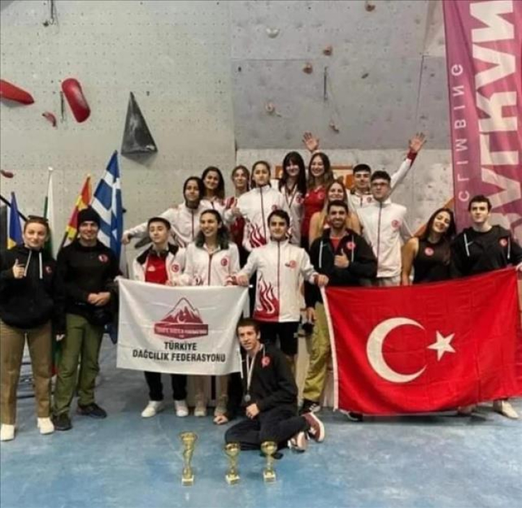 İnegöllü sporcular kürsülere ambargo koydu