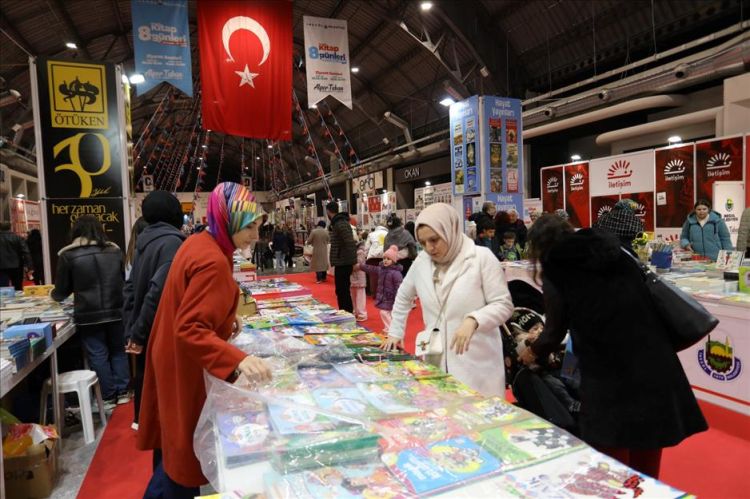 Bursa İnegöllüler Kitap Fuarı'nda yazarlarla buluşuyor