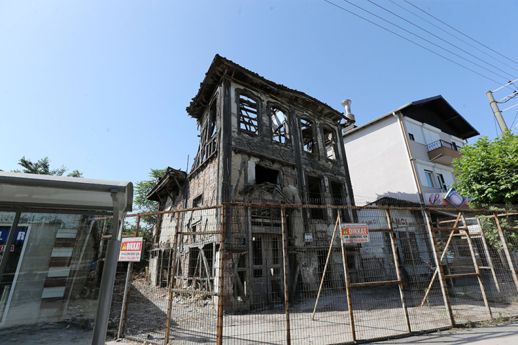 Sakarya'da 100 yıllık konak yeniden ayağa kaldırılacak