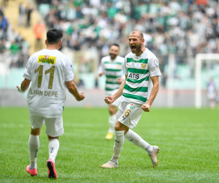 Bursaspor namağlup liderliğini sürdürüyor