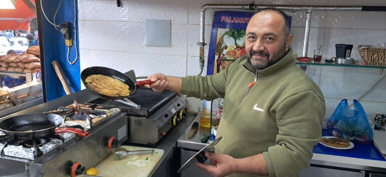 Bursa’da ekmek arası balık keyfi