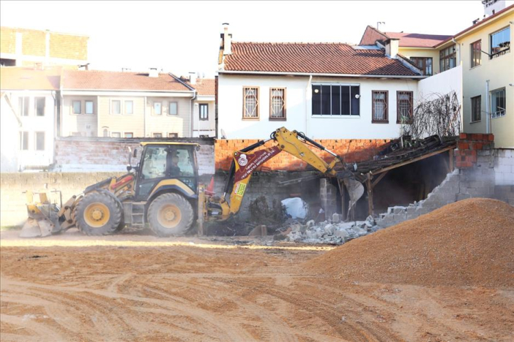 Bursa İnegöl'e 40 araçlık otopark kazandırılıyor