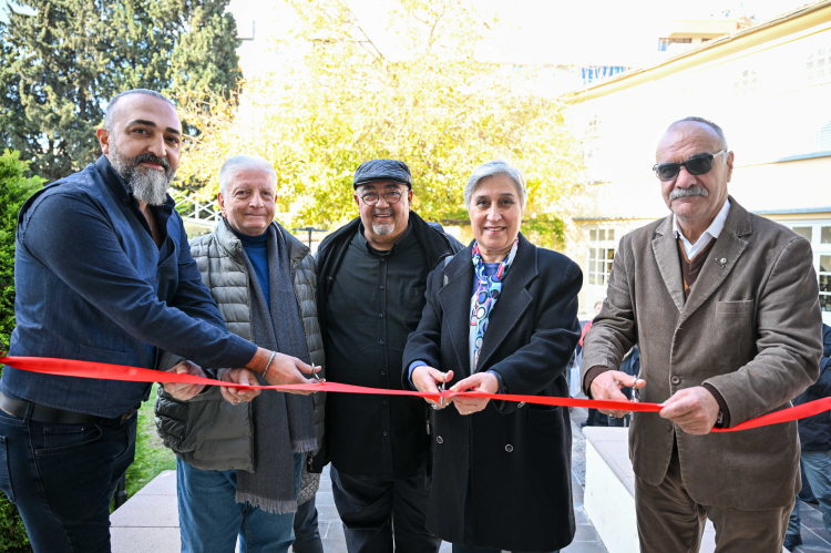 İzmir Bornova'da 'Galeri Hamam Sanat' kapılarını açtı