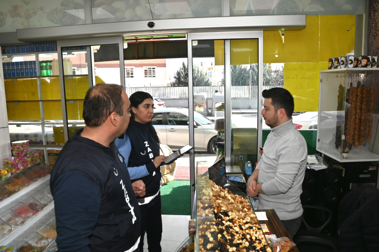 İzmir Karabağlar’da yeni yıl öncesi denetimler yoğunlaştı