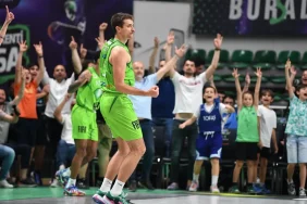tofas-play-off-ceyrek-finale-galibiyetle-basladi-bWzALrXq.webp
