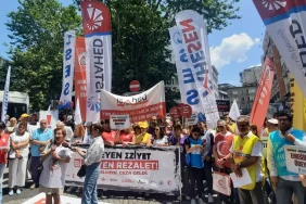 aile-hekimleri-istanbulda-eylemde-eziyet-yonetmeligi-geri-cekilsin-psrxRqlQ.webp