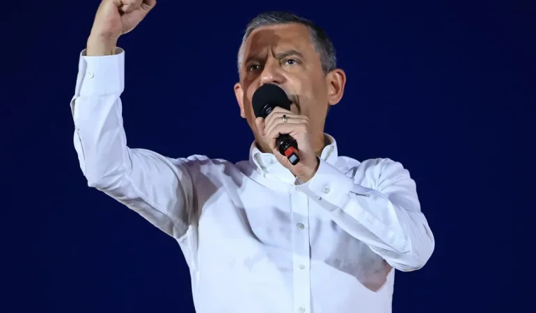 ‘Akın! Sert kayaya çarptın’a re’sen soruşturma! Özgür Özel’e re’sen soruşturma!