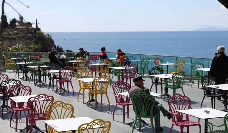 Antalya Büyükşehir sosyal tesisleri bayramda hizmette