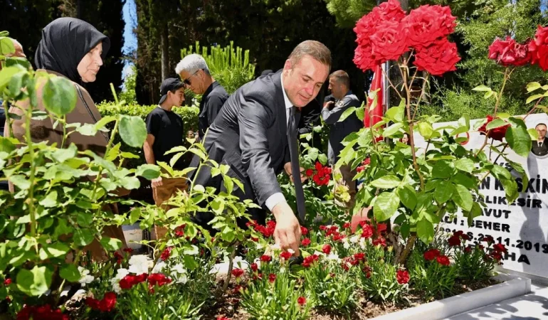 Balıkesir’de Başkan Ahmet Akın şehitleri unutmadı